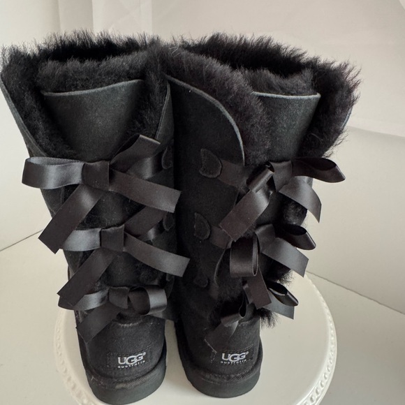 UGG Women's Black Shearling Boots size 5-6 - Picture 4 of 7